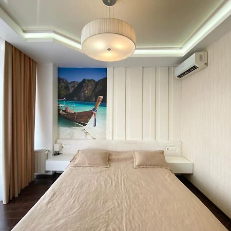 Most City Center Studio Apartment Dnipro Dış mekan fotoğraf