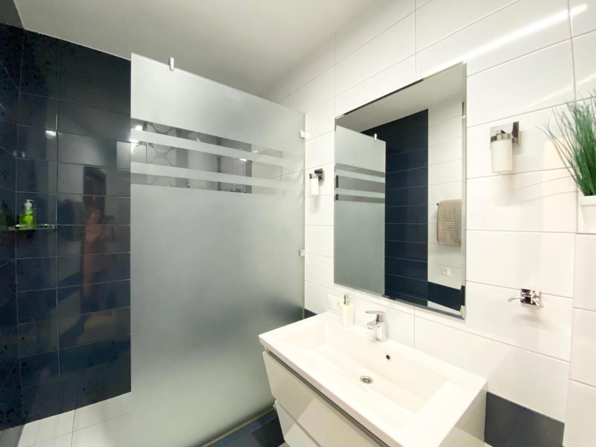 Most City Center Studio Apartment Dnipro Dış mekan fotoğraf